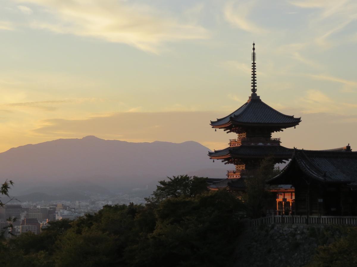 Hotel Wing International - Shijo Karasuma 3*